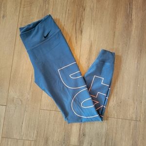 Nike DriFit Legendary Just Do it Training Tights Size Medium